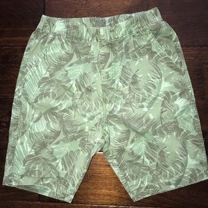Uniqlo Boy’s Shorts in Hawaiian style print